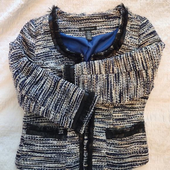 I.N.C Navy Tweed Blazer with Lace Trim Size Small - Picture 7 of 7